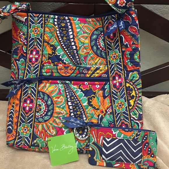 Vera Bradley Handbags - Vera Bradley Crossbody Purse w/ Zip ID Case